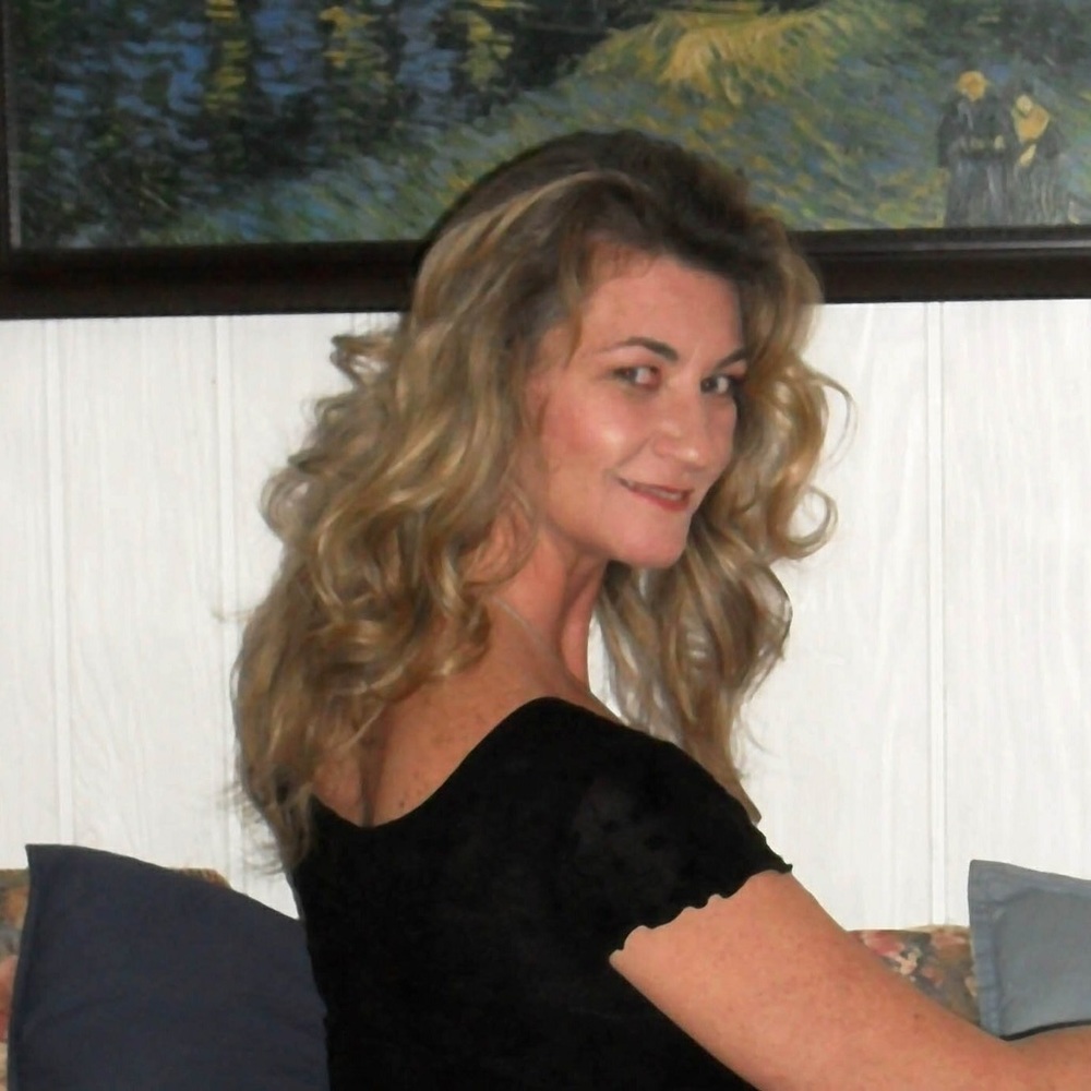 Meet your Posher, Kelly Posh Ambassador 🌻